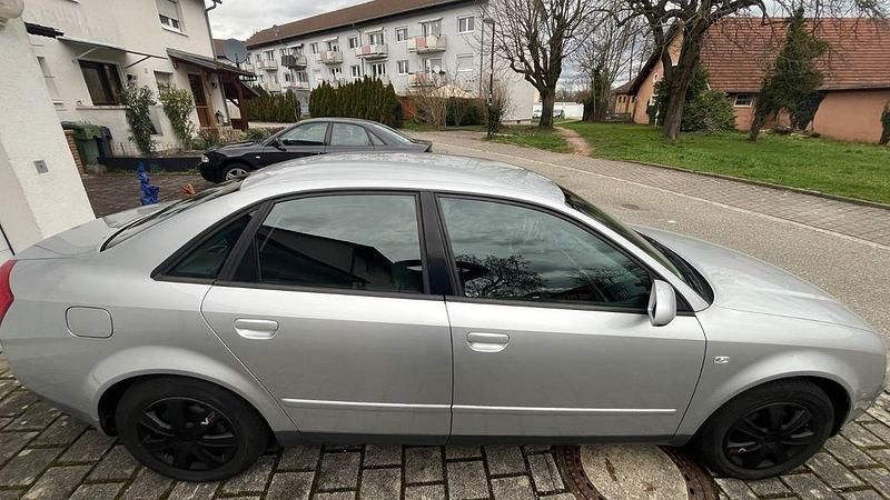 Gebraucht Audi A4 131 PS (96 kW) 2002 Silber Limousine