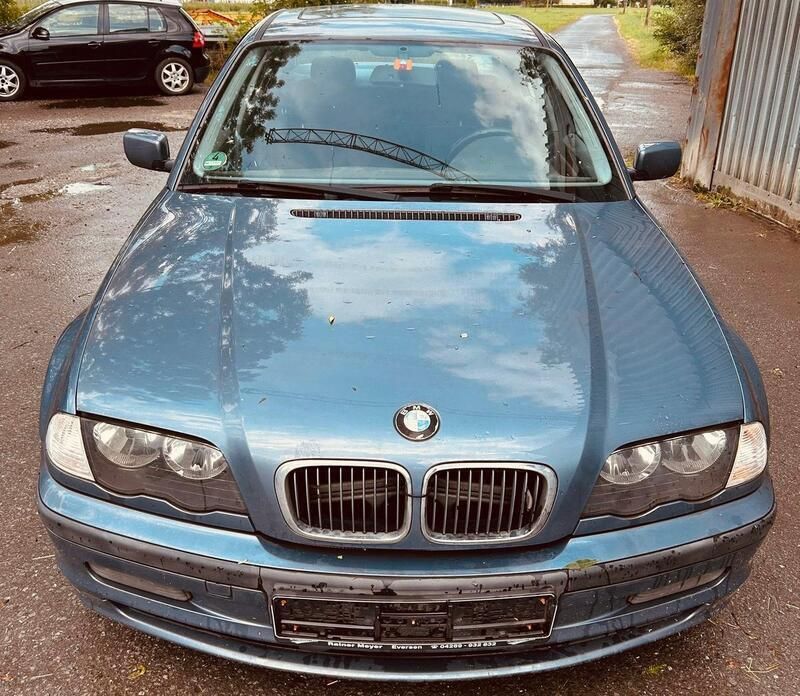 Blau Gebraucht 2000 BMW 318 Limousine | 1.500 € - Bild 1/4