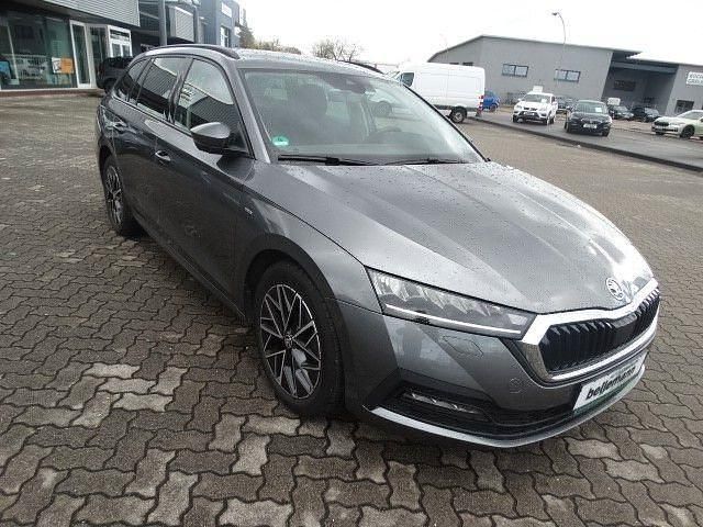 Gebraucht Skoda Octavia Clever 116 PS (85 kW) 2022 Grau Kombi
