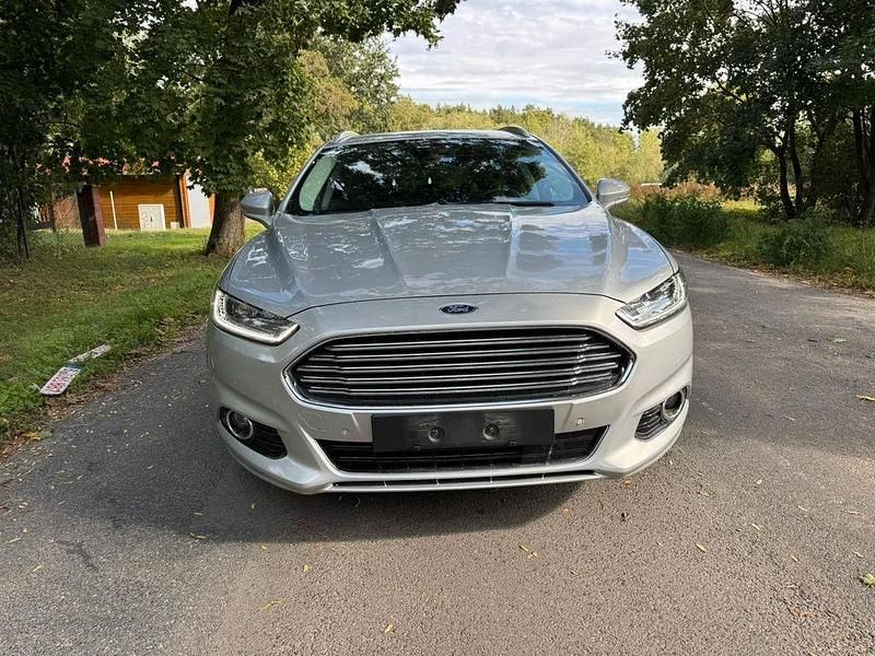 Silber Gebraucht 2018 Ford Mondeo Titanium Limousine | 9.500 € (Superpreis) - Bild 1/4