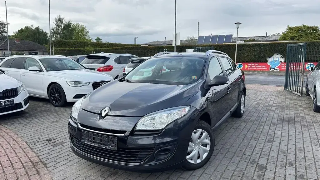 Używany Renault Mégane 101 KM (74 kW) 2012 Czarny Sedan/Limuzyna