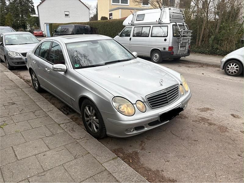 Gebraucht Mercedes E270 177 PS (130 kW) 2003 Silber Limousine
