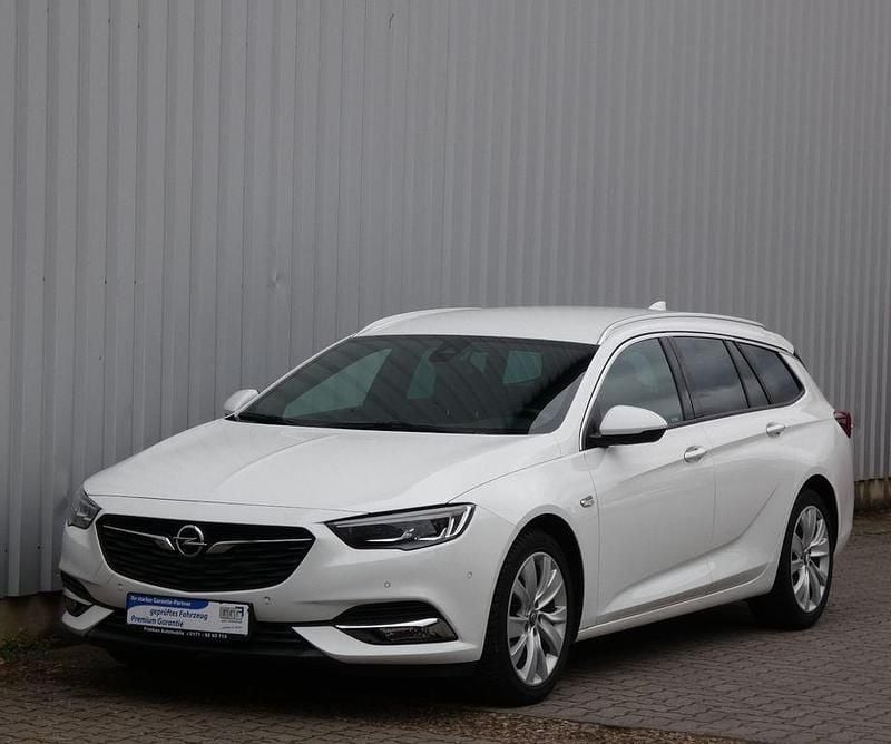 Weiß Gebraucht 2017 Opel Insignia Dynamic Kombi | 12.480 € (Guter Preis) - Bild 1/4
