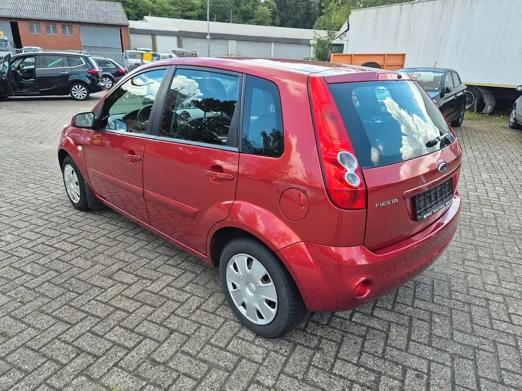 Gebraucht Ford Fiesta Style 69 PS (50 kW) 2007 Rot Kleinwagen