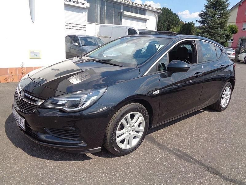 Schwarz Gebraucht 2016 Opel Astra Edition Limousine | 8.700 € (Guter Preis) - Bild 1/4