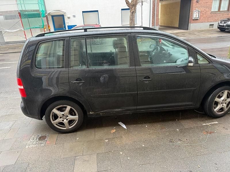Schwarz Gebraucht 2005 VW Touran Van / Kleinbus | 2.000 € - Bild 1/4