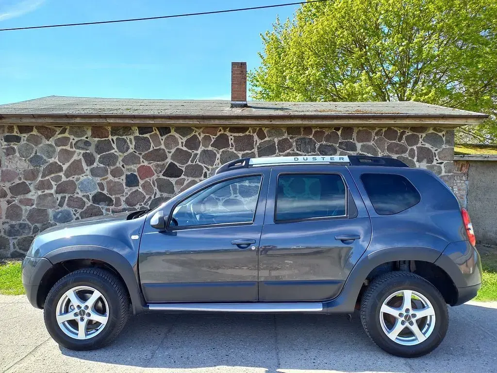 Gebraucht Dacia Duster Lauréate 105 PS (77 kW) 2015 Grau SUV