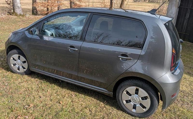 Gebraucht VW e-up! Style 61 kW (83 PS) 2022 Schwarz Kleinwagen