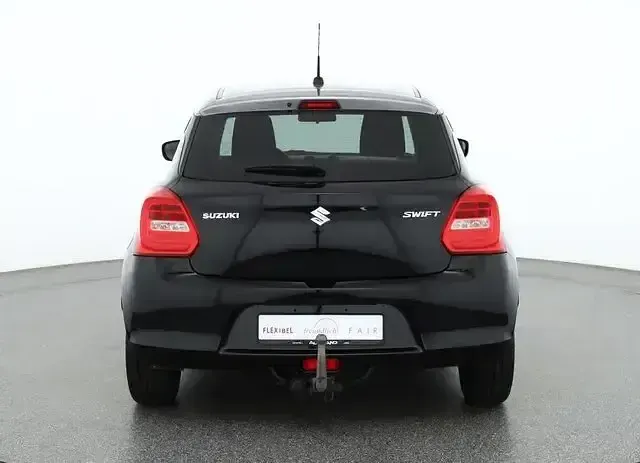 Gebraucht Suzuki Swift Comfort+ 111 PS (81 kW) 2017 Cosmic black Kleinwagen
