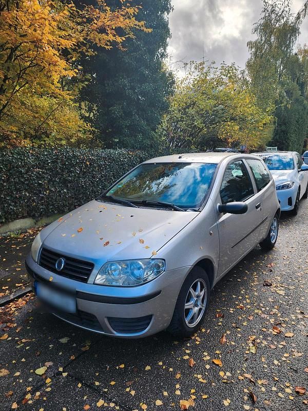 Silber Gebraucht 2004 Fiat Punto Kleinwagen | 750 € (Guter Preis) - Bild 1/4