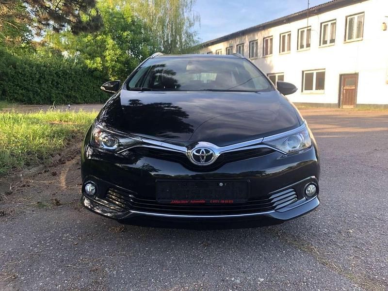 Gebraucht Toyota Auris Design 116 PS (85 kW) 2015 Schwarz Kombi