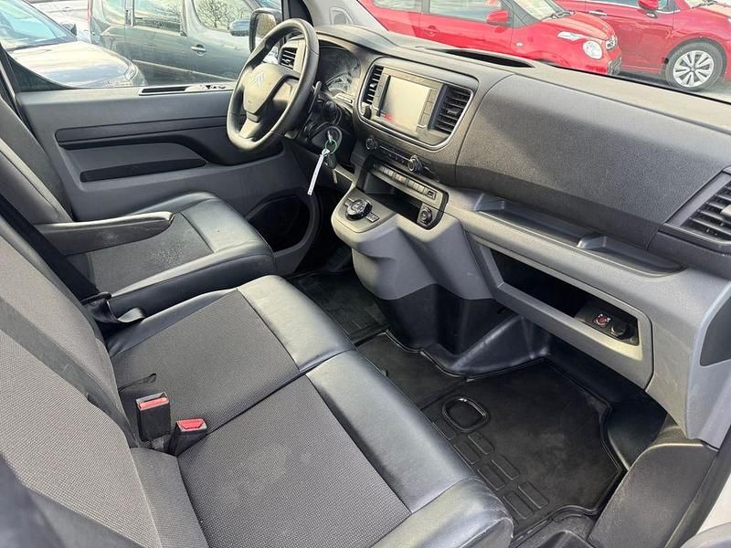 Gebraucht Citroën Jumpy 122 PS (89 kW) 2021 Weiß Van / Kleinbus