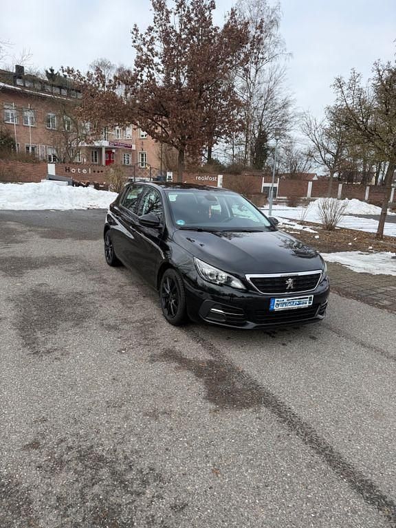 Gebraucht Peugeot 308 131 PS (96 kW) 2019 Schwarz Limousine