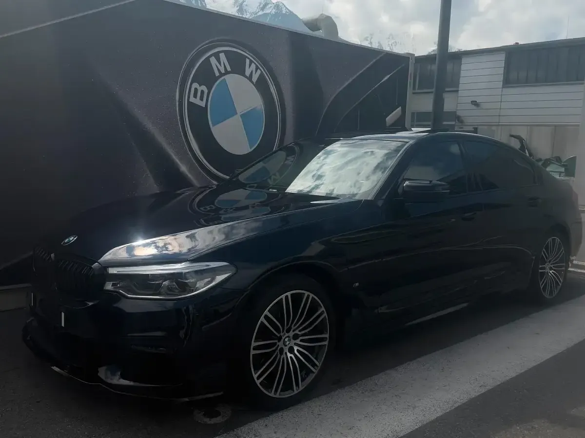 Używany BMW 530e iPerformance 252 KM (185 kW) 2019 Czarny Sedan/Limuzyna