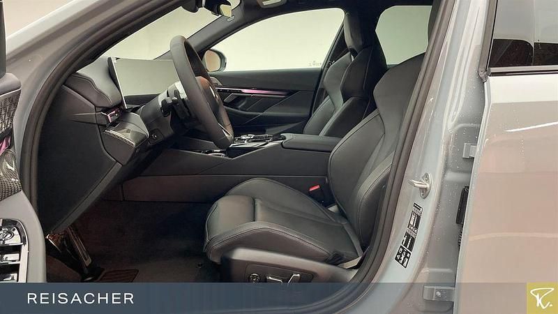 Neu BMW 540 Performance 303 PS (222 kW) 2026 M brooklyn grau metallic Kombi