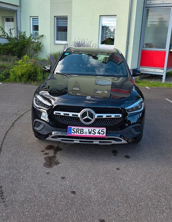 Schwarz Gebraucht 2021 Mercedes GLA220 Edition SUV | 35.780 € (Guter Preis) - Bild 1/4