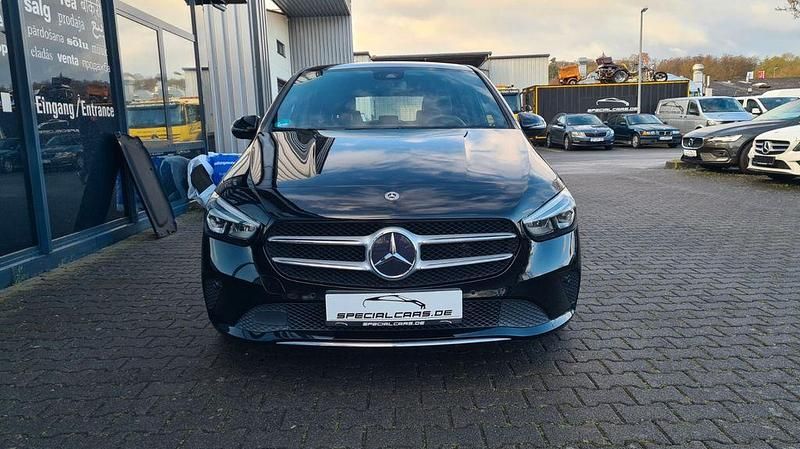 Gebraucht Mercedes 200 150 PS (110 kW) 2020 Schwarz Limousine
