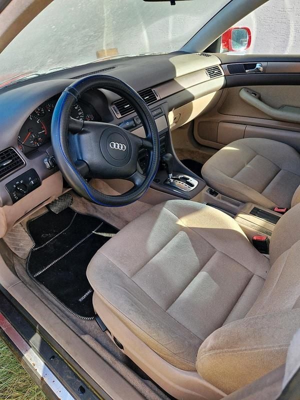 Gebraucht Audi A6 165 PS (121 kW) 1997 Rot Limousine