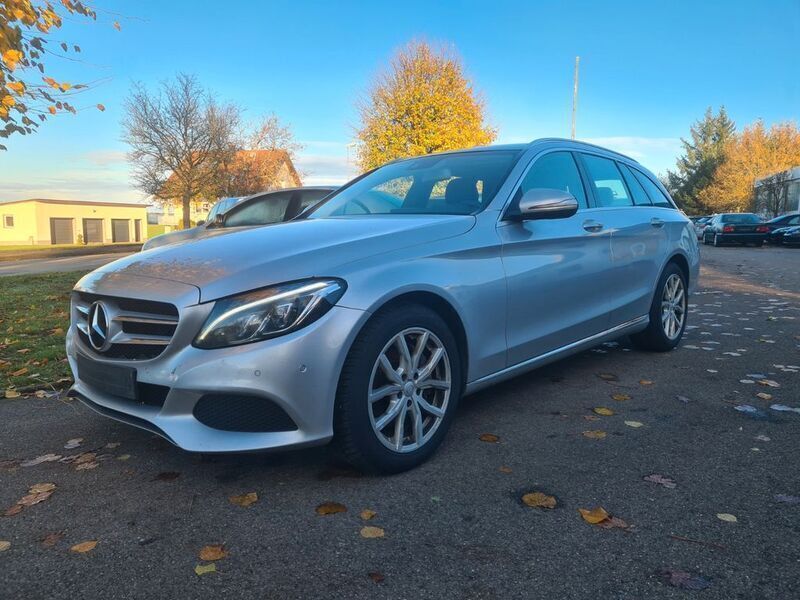 Silber Gebraucht 2015 Mercedes C250 Kombi | 8.999 € - Bild 1/4