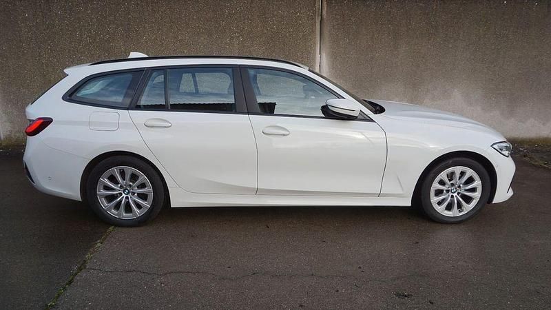Gebraucht BMW 320 190 PS (139 kW) 2022 Weiß Kombi