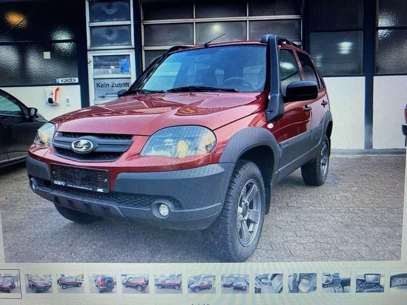 Gebraucht Lada niva 80 PS (58 kW) 2021 Rot SUV