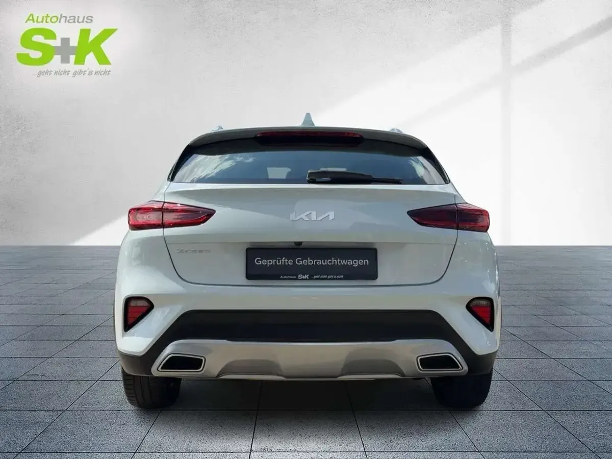 Gebraucht Kia XCeed Vision 141 PS (103 kW) 2022 (wd) cararraweiss (weiß) SUV