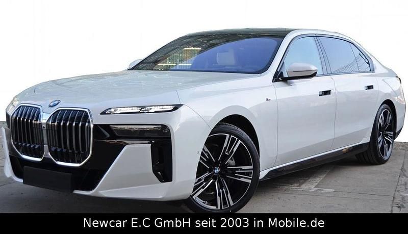 Neu BMW 740 Performance 299 PS (219 kW) 2025 Mineralweiss metallic Limousine