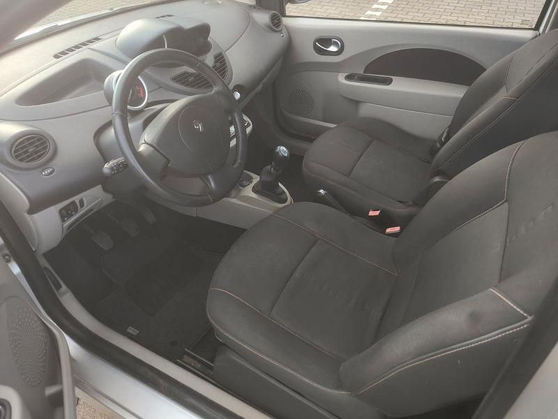 Gebraucht Renault Twingo Dynamique 76 PS (55 kW) 2008 Grau Kleinwagen
