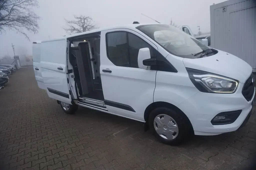 Second-hand Ford Transit Custom 105 CP (77 kW) 2022 Alb Monovolum