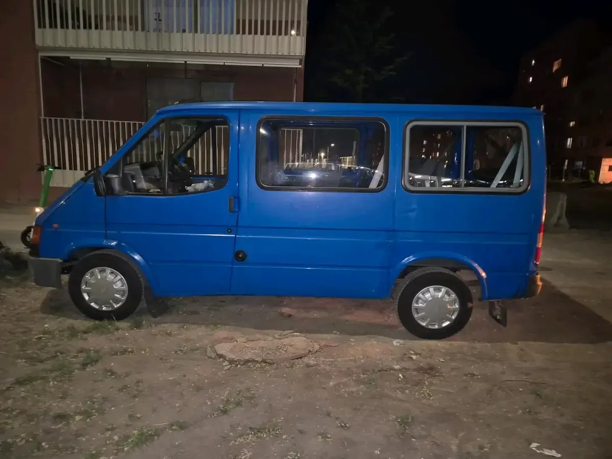 Gebraucht Ford Transit 98 PS (72 kW) 1991 Blau Van / Kleinbus