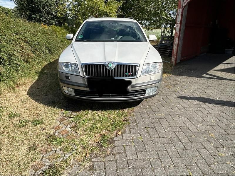 Weiß Gebraucht 2007 Skoda Octavia RS Kombi | 1.700 € (Superpreis) - Bild 1/4