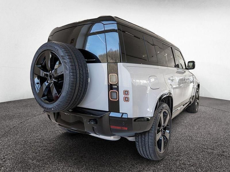 Neu Land Rover Defender HSE Dynamic 349 PS (256 kW) 2026 Grau SUV