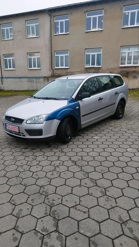 Gebraucht Ford Focus 101 PS (74 kW) 2006 Grau Kombi