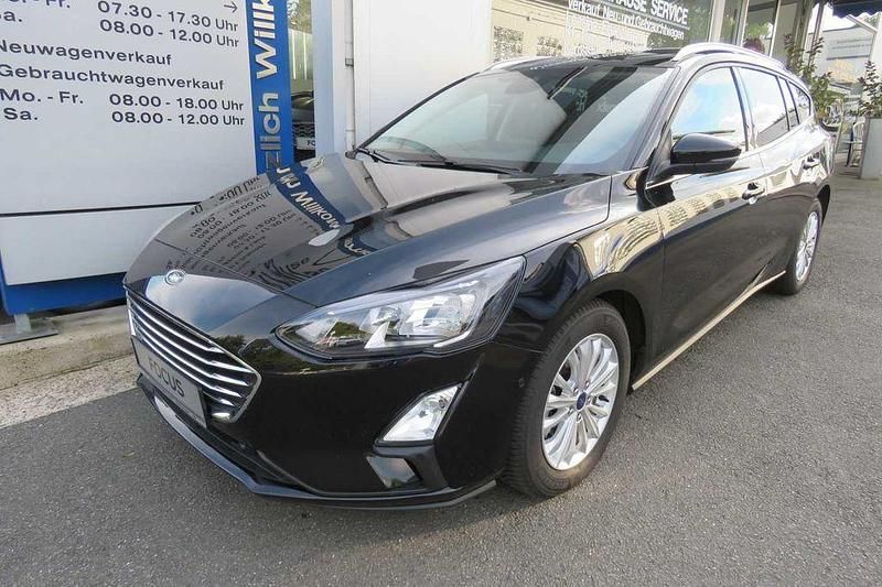 Obsidianschwarz metallic Gebraucht 2020 Ford Focus Titanium Limousine | 16.750 € (Guter Preis) - Bild 1/4