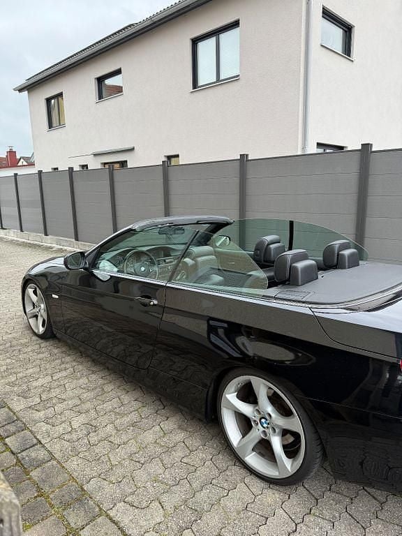 Gebraucht BMW 320 Cabriolet Performance 184 PS (135 kW) 2012 Schwarz Cabrio