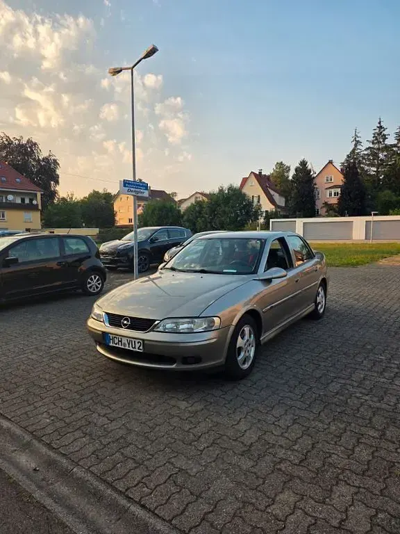 Gebraucht Opel Vectra Edition 101 PS (74 kW) 1999 Grau Limousine
