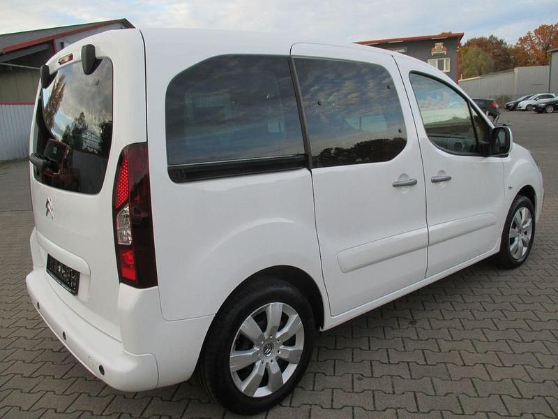Gebraucht Citroën Berlingo SELECTION 99 PS (72 kW) 2018 Weiß Van / Kleinbus