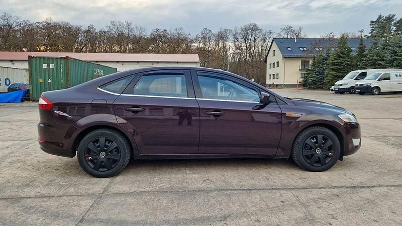Gebraucht Ford Mondeo Titanium 160 PS (117 kW) 2008 Rot Limousine