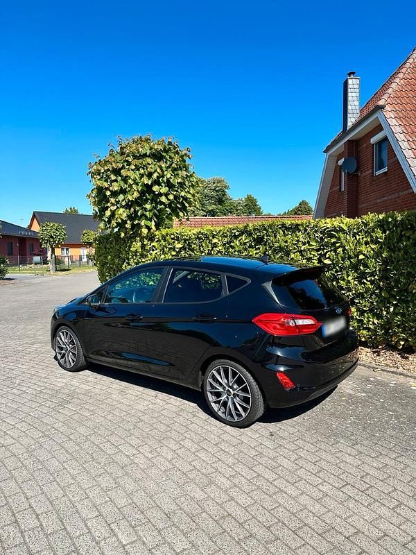 Gebraucht Ford Fiesta 100 PS (73 kW) 2020 Schwarz Kleinwagen