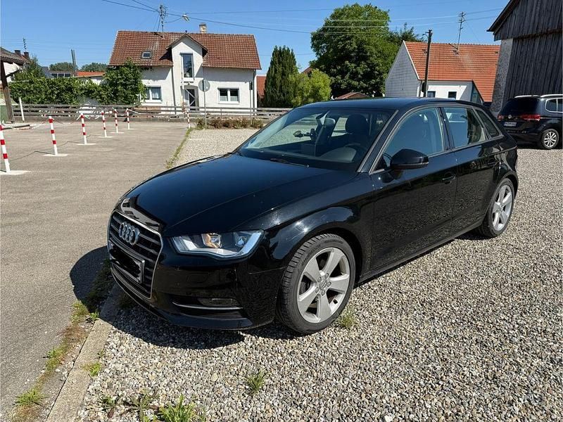 Schwarz Gebraucht 2015 Audi A3 Sportback Ambition Limousine | 13.000 € (Fairer Preis) - Bild 1/4