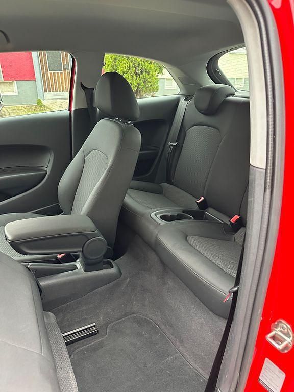 Gebraucht Audi A1 Attraction 86 PS (63 kW) 2011 Rot Kleinwagen