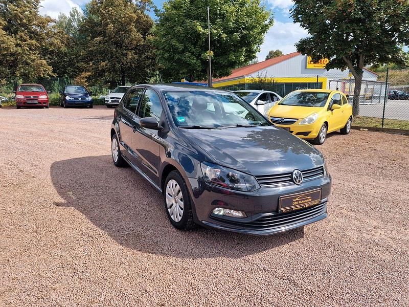 Grau Gebraucht 2015 VW Polo Kleinwagen | 8.280 € (Fairer Preis) - Bild 1/4