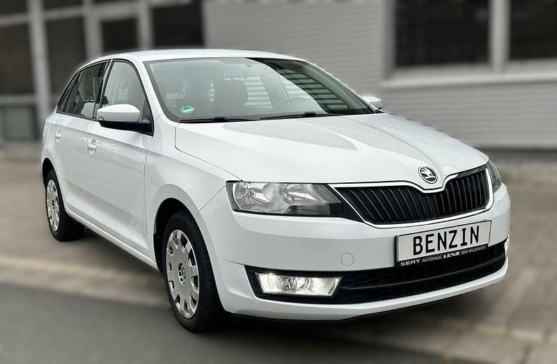 Weiß Gebraucht 2015 Skoda Rapid Ambition Limousine | 5.850 € (Guter Preis) - Bild 1/4