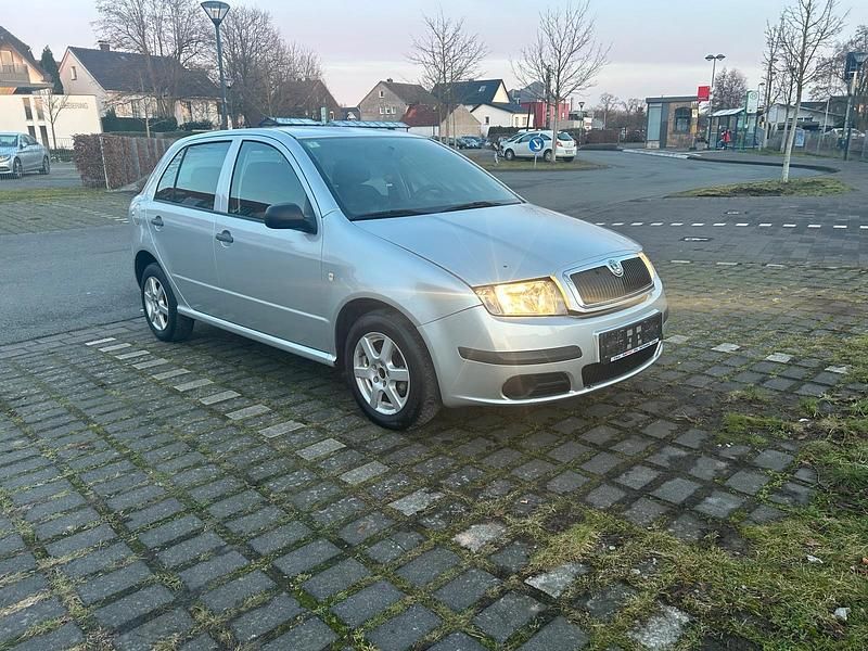 Silber Gebraucht 2006 Skoda Fabia Kleinwagen | 1.400 € (Guter Preis) - Bild 1/4