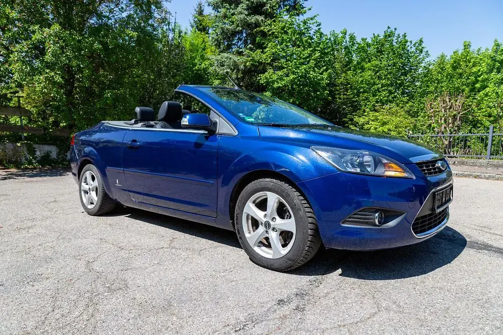 Gebraucht Ford Focus Cabriolet Titanium 145 PS (106 kW) 2009 Blau Cabrio