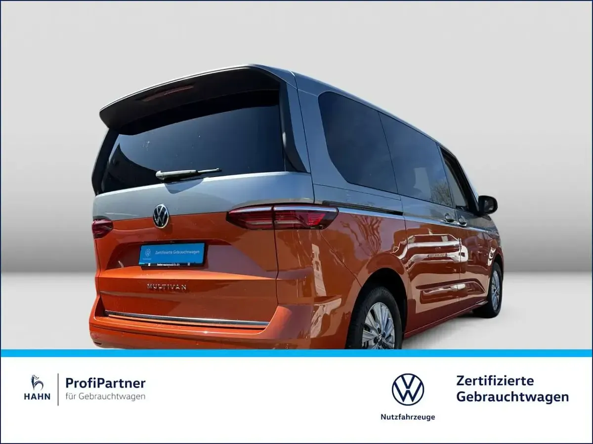 Usata VW T7 Life 150 CV (110 kW) 2024 Argento Furgone