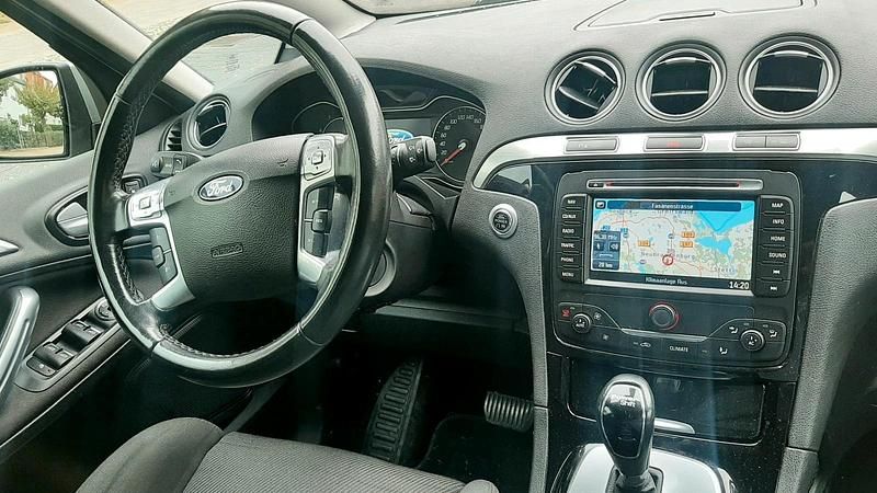 Gebraucht Ford S-MAX Titanium 160 PS (117 kW) 2014 Grau Van / Kleinbus