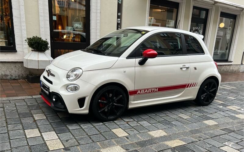 Weiß Gebraucht 2022 Abarth 595 Turismo Kleinwagen | 20.100 € (Guter Preis) - Bild 1/4