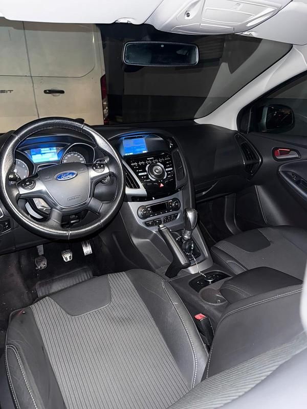 Usata Ford Focus 125 CV (91 kW) 2013 Nero Berlina