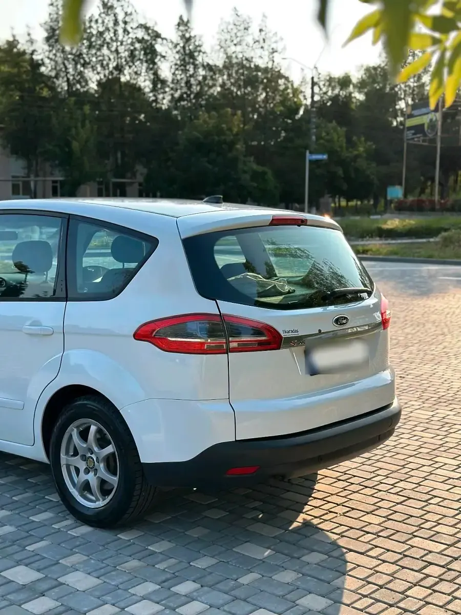 Gebraucht Ford S-MAX S 140 PS (102 kW) 2012 Weiß Van / Kleinbus
